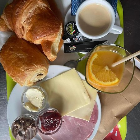 Homestay La Montagne Des Coeurs Eygenbilsen Екстериор снимка